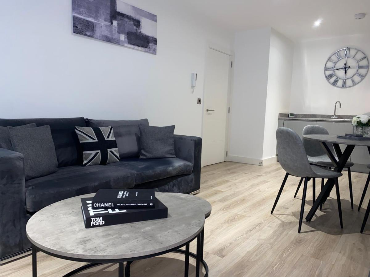 Roomotel - Broadoaks Apartments Solihull Zewnętrze zdjęcie