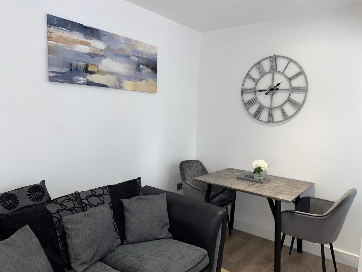 Roomotel - Broadoaks Apartments Solihull Zewnętrze zdjęcie