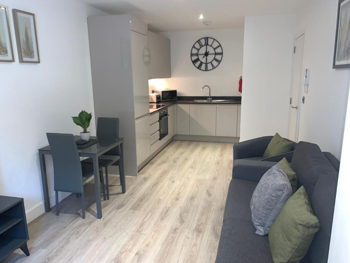 Roomotel - Broadoaks Apartments Solihull Zewnętrze zdjęcie