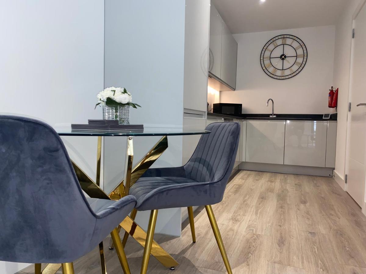 Roomotel - Broadoaks Apartments Solihull Zewnętrze zdjęcie