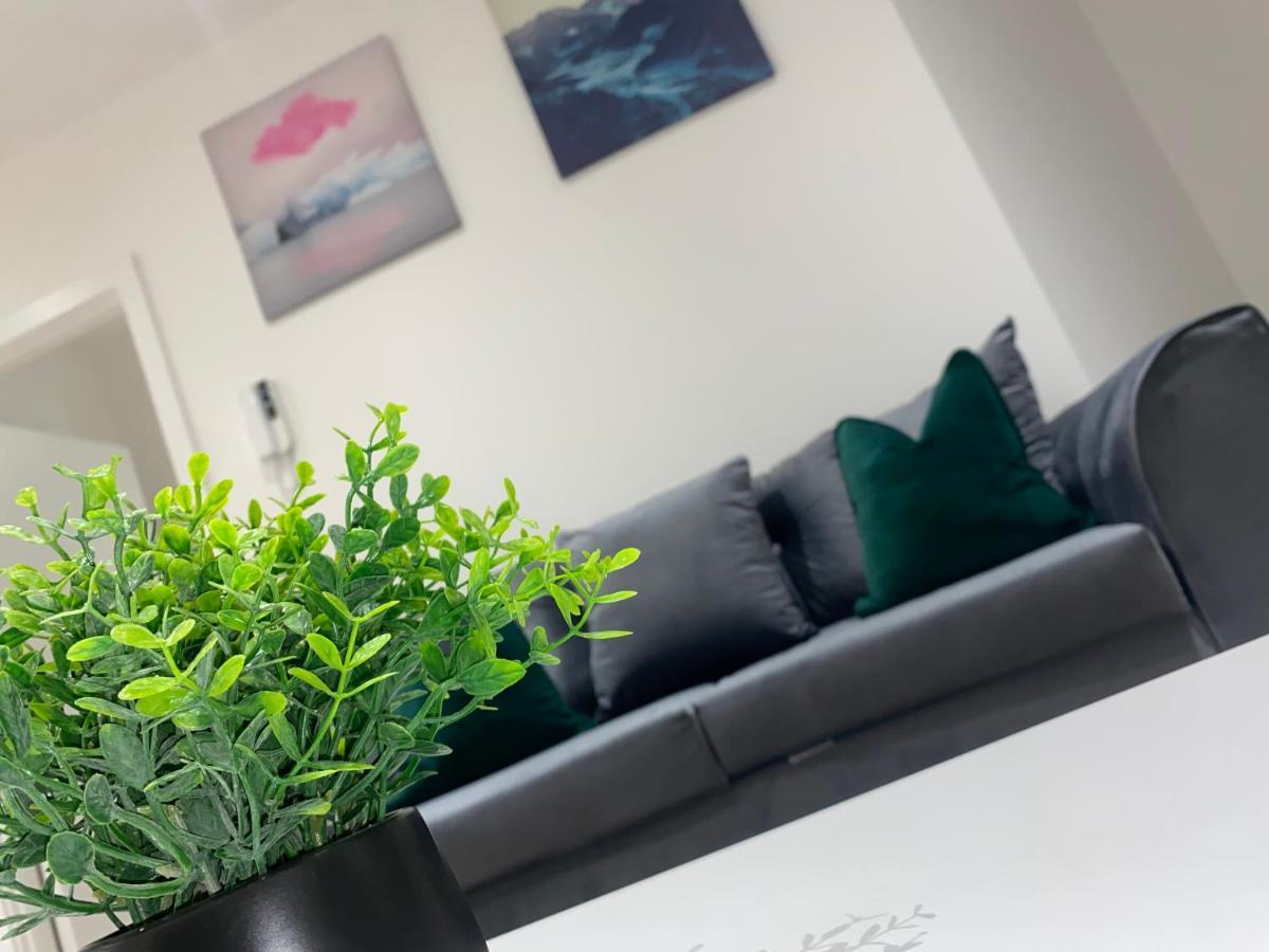 Roomotel - Broadoaks Apartments Solihull Zewnętrze zdjęcie