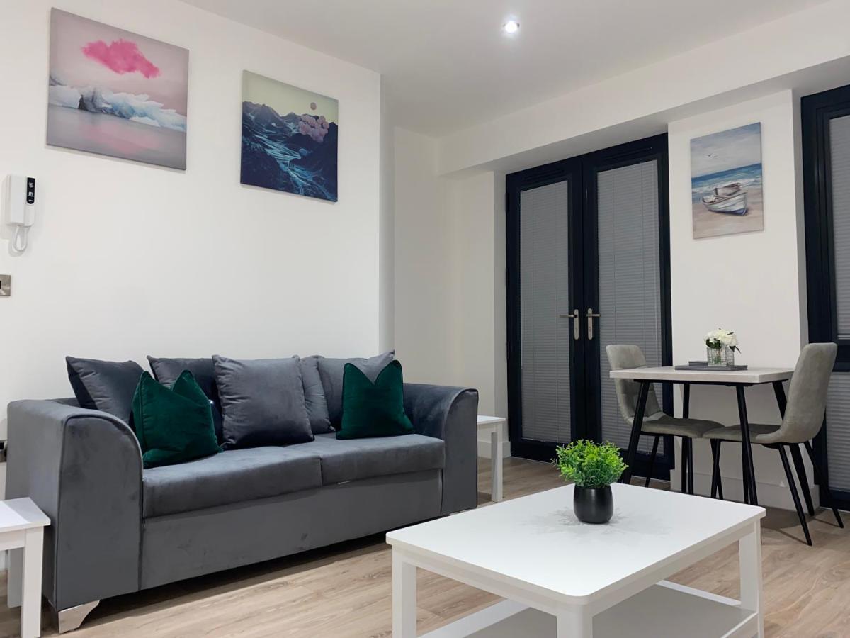 Roomotel - Broadoaks Apartments Solihull Zewnętrze zdjęcie